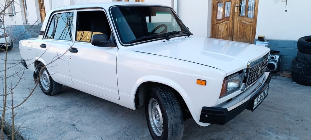 VAZ2107 sotiladi