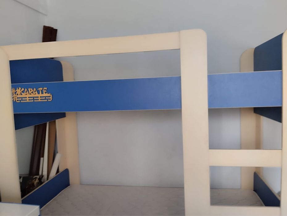 Двухярусная кровать