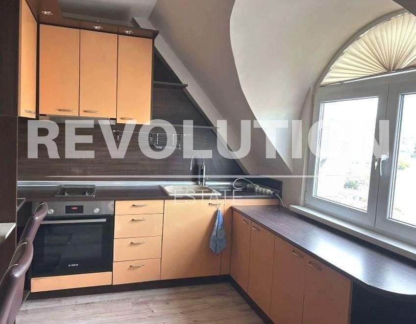 Дава се под наем Тристаен апартамент в Варна, Автогара - 70 кв.м за 450 € - Снимка #1