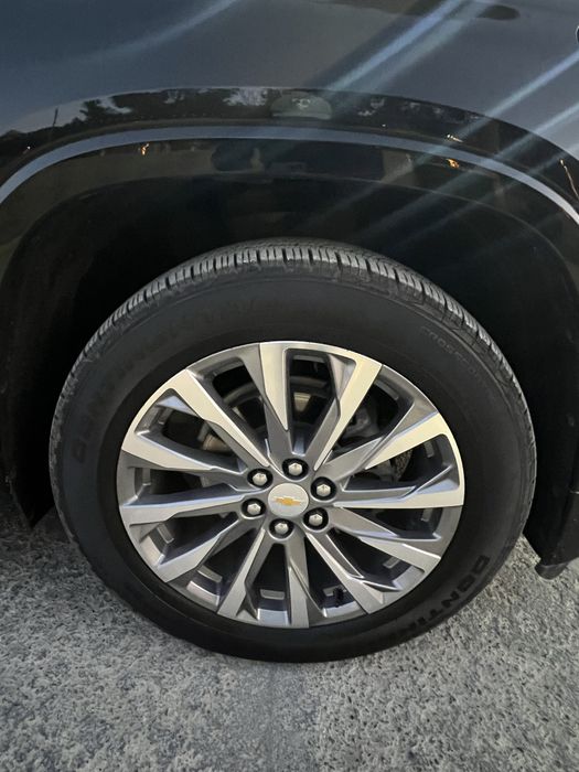 Chevrolet Traverse 2023 год 13000 км автоматический порог