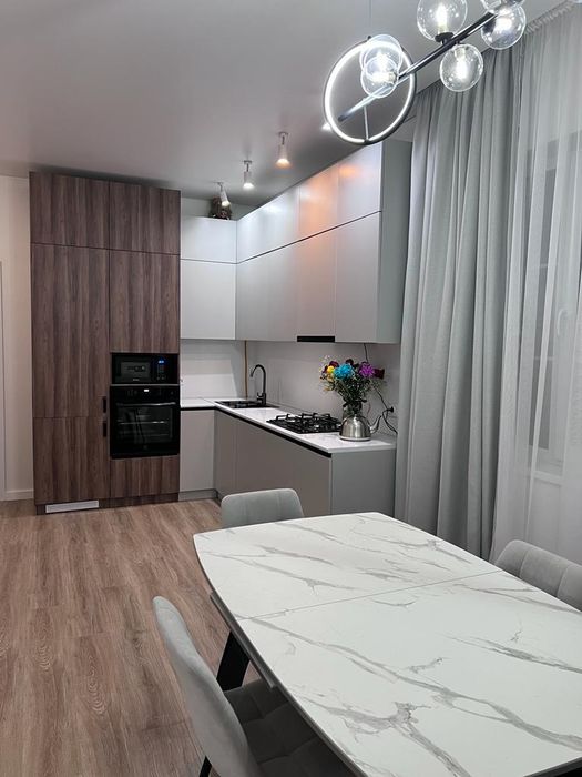 Продам два дома на одном участке