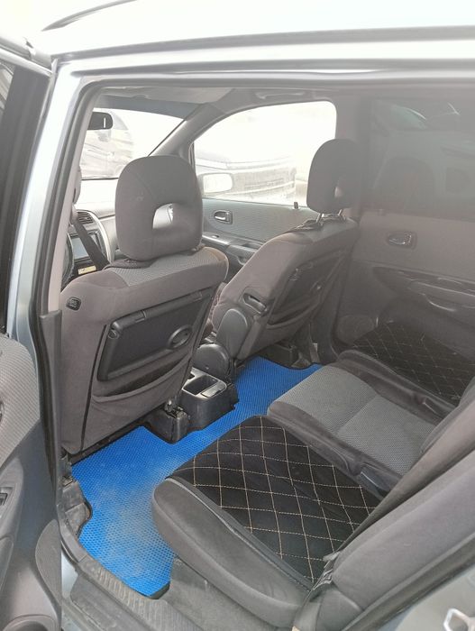 Продам Мазду Премаси