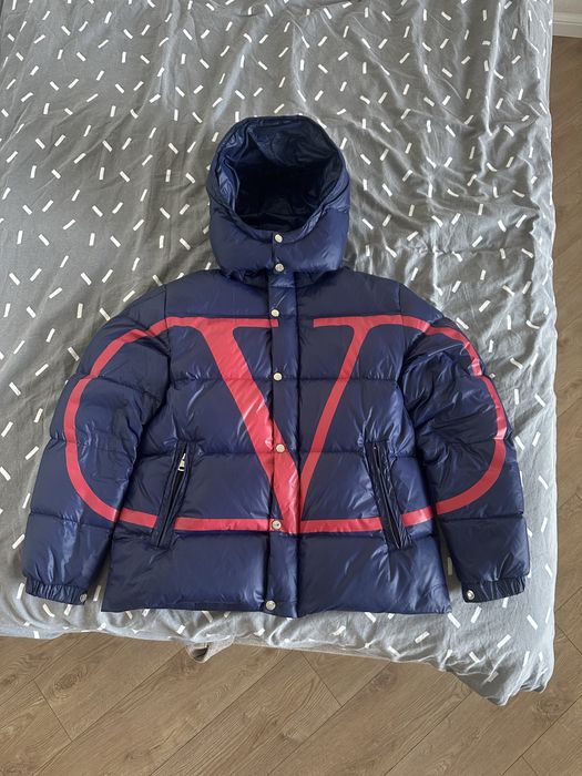 Зимняя куртка от Valentino в колаборации с Moncler