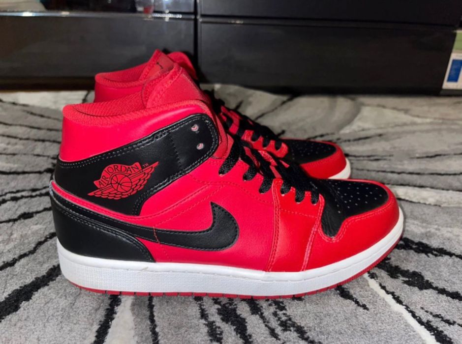 Adidasi AIr Jordan 1 red and black
