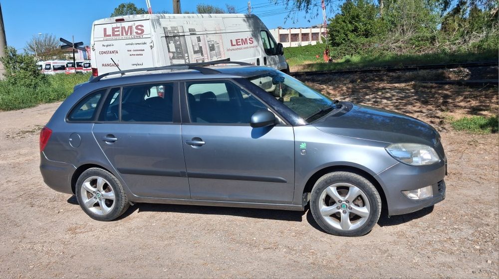 SKODA Fabia 2012 — imagine 12