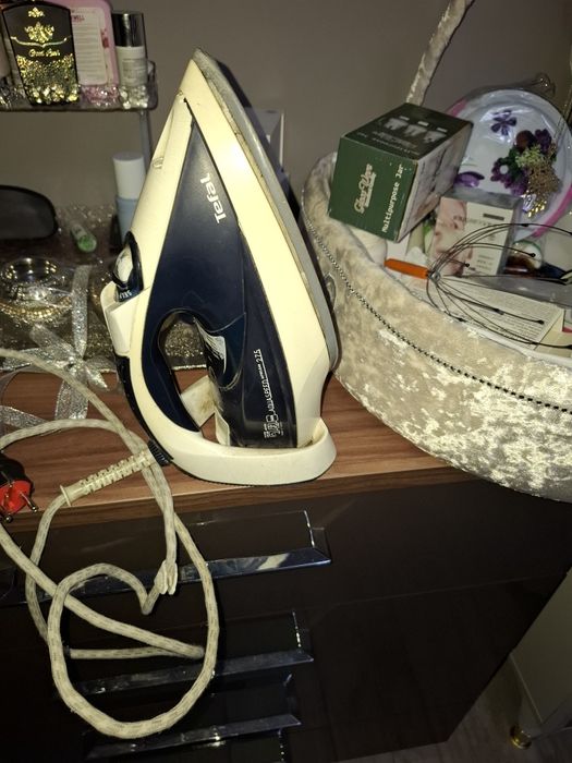 Продаётся утюг Tefal