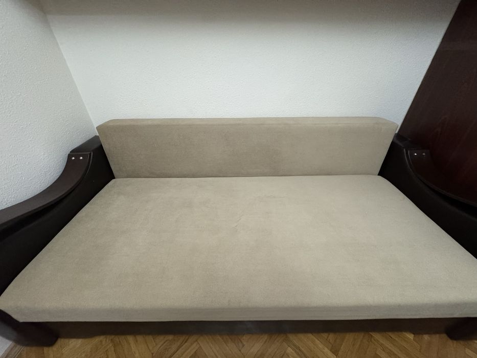 Canapea extensibilă în stare excelentă