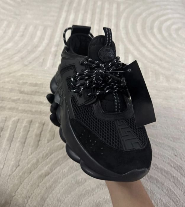 versace chain reaction