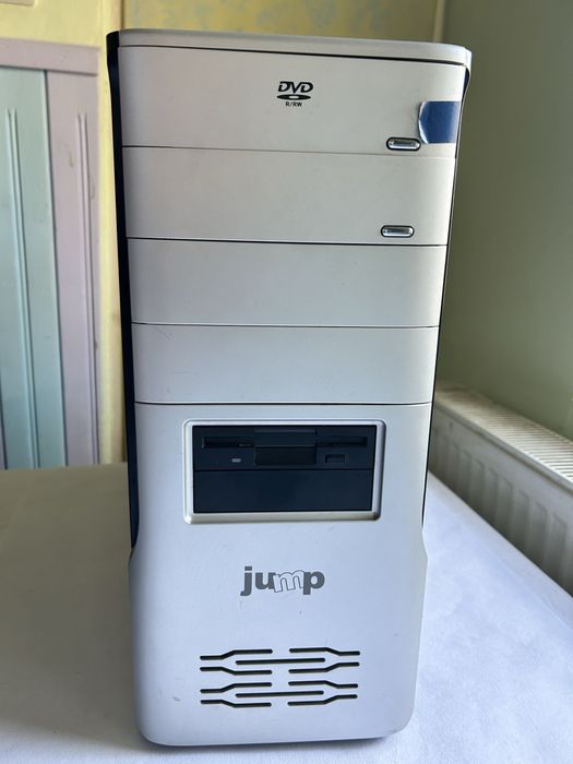 Unitate PC retro gaming veche Windows XP RAM 512 MB