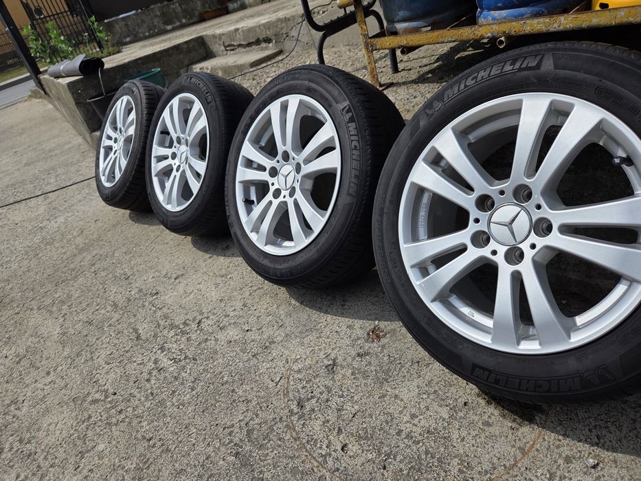 Set jante Mercedes R16+anvelope vara 205 55 16 compatibile  C-Class (W204, W205), E-Class (W211), și alte modele precum A-Class sau B-Class.