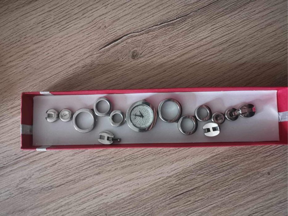 Продавам часовник Fossil