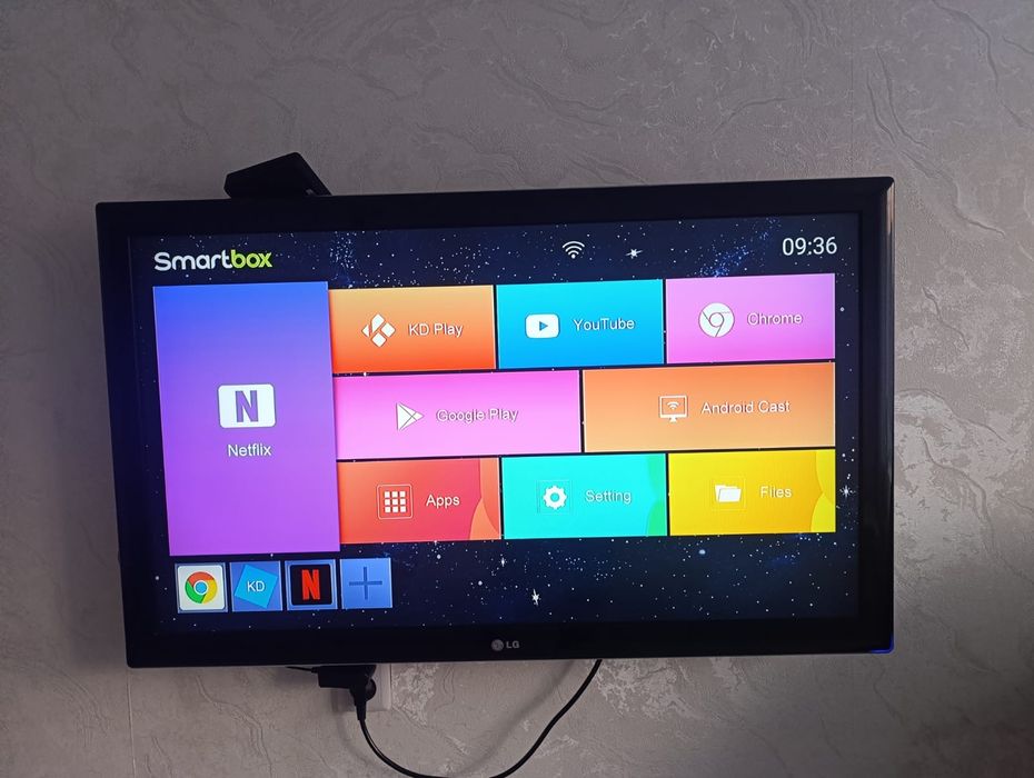 Телевизор 102×62