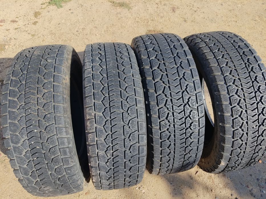 Продам шины на джип