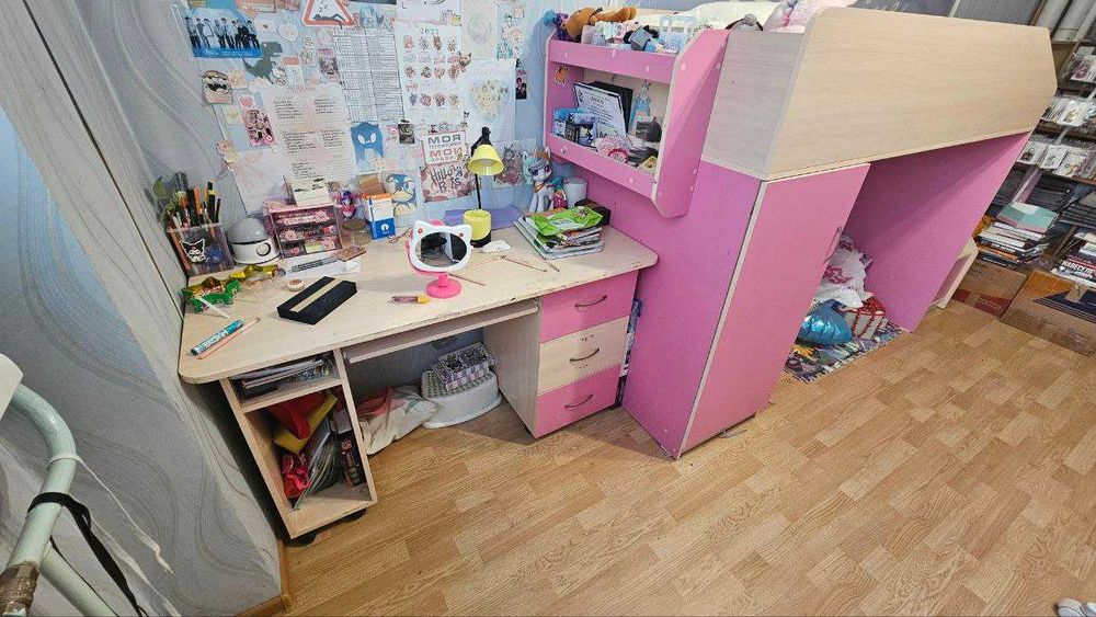 Кровать-чердак детская, со ступеньками