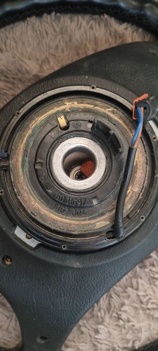 Продаю руль на бмв