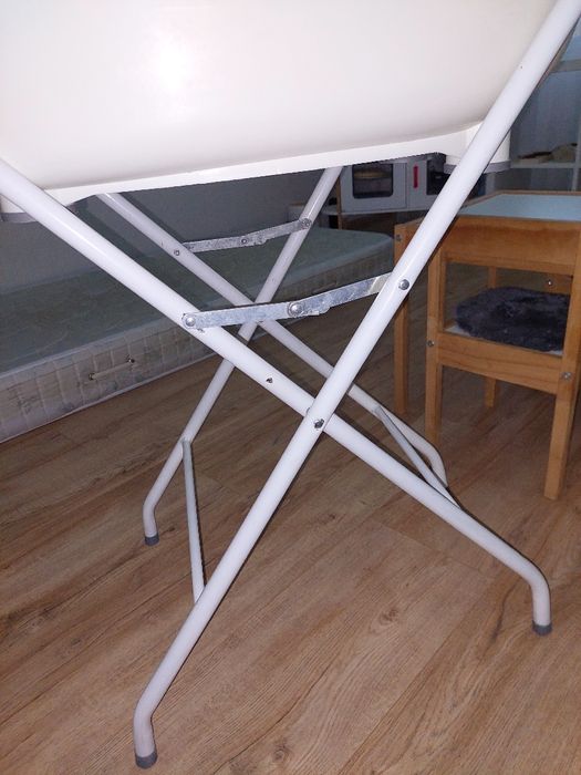 Бебешка ваничка със стойка