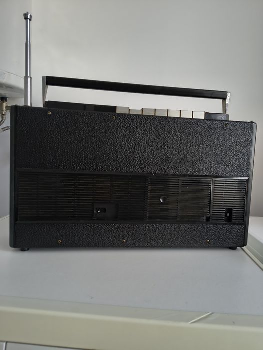 Винтидж радио Grundig Satellit 1000