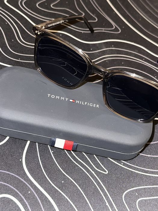 Очила Tommy Hilfiger