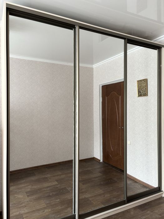 Шкаф-купе с зеркалами