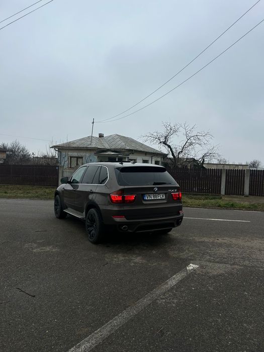 BMW X5 X-DRIVE.   3.0 x- drive