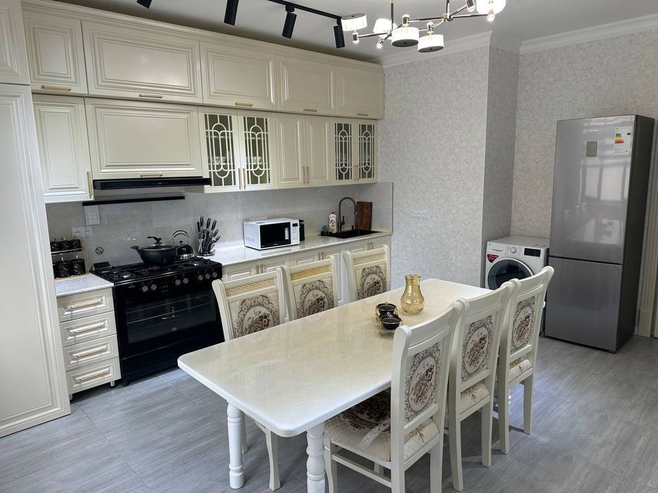 Yangi Komolon жк 4/4/9 квартира продается