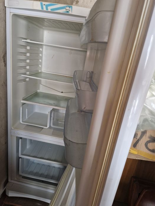 Продам холодильник (не работает)