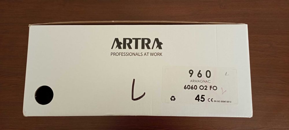 Продавам нови кубинки