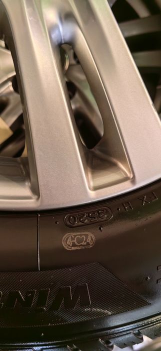 225 60 16 Гуми с джанти зимни Hankok