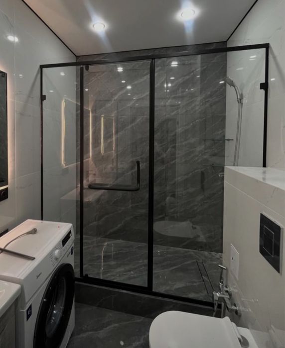 Душевые кабины , перегородки из стекла