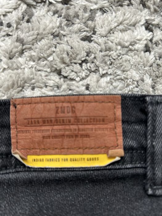 Vand blugi negri Zara