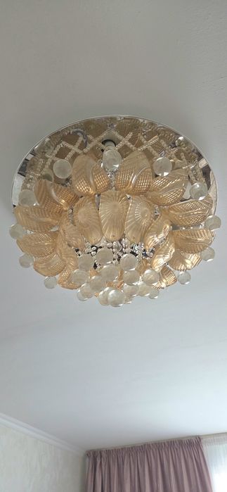 Продам люстру 60 см
