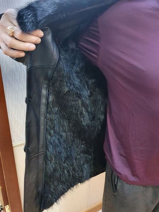 Куртка коженная внутри норка.