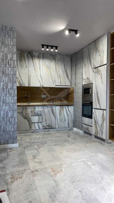 Дава се под наем Двустаен апартамент в Пловдив, Христо Смирненски - 90 кв.м за 648.21 € - Снимка #2