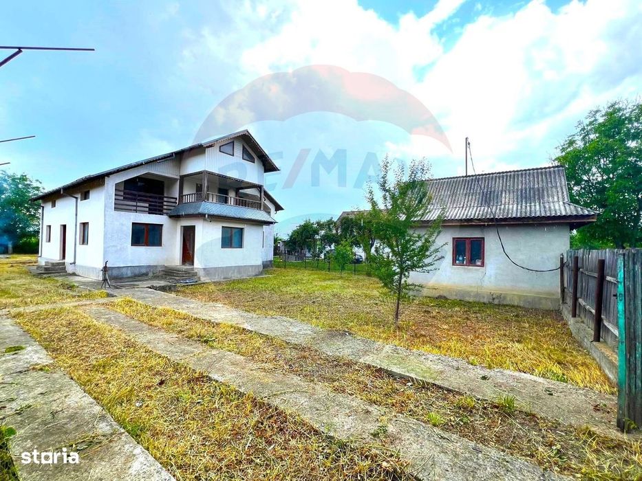 Casă / Vilă cu 6 camere de vânzare în BUHUȘI Județul BACĂU