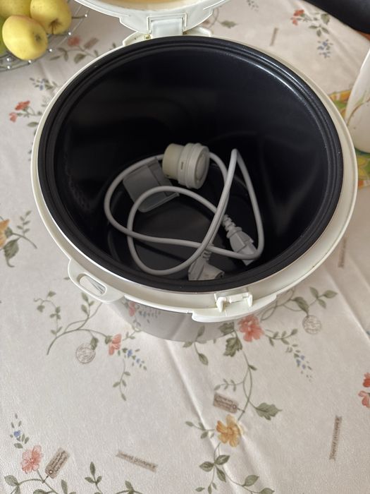 Продам мультиварку Редмонд