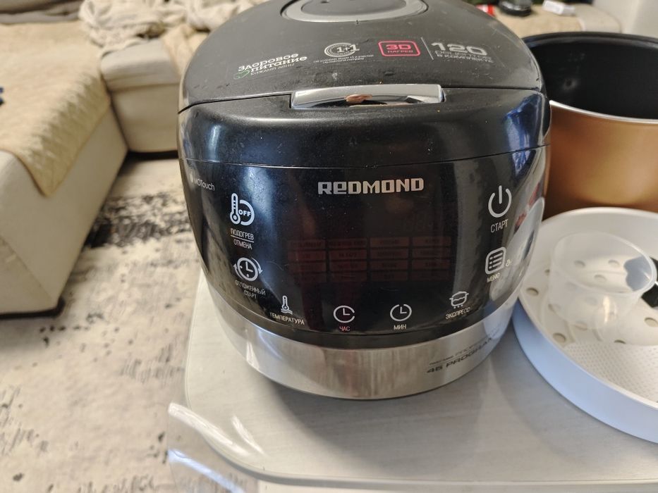 Продам мультиварку REDMOND RMC-M90