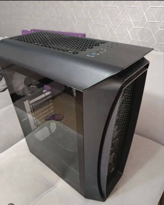 Корпус AeroCool Aero One Frost-G-BK-v1 Black