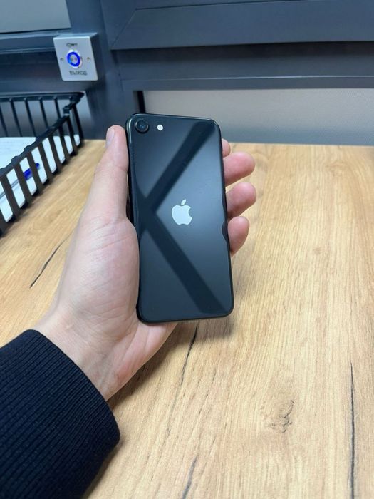 Айфон 12 + Айфон SE 2022