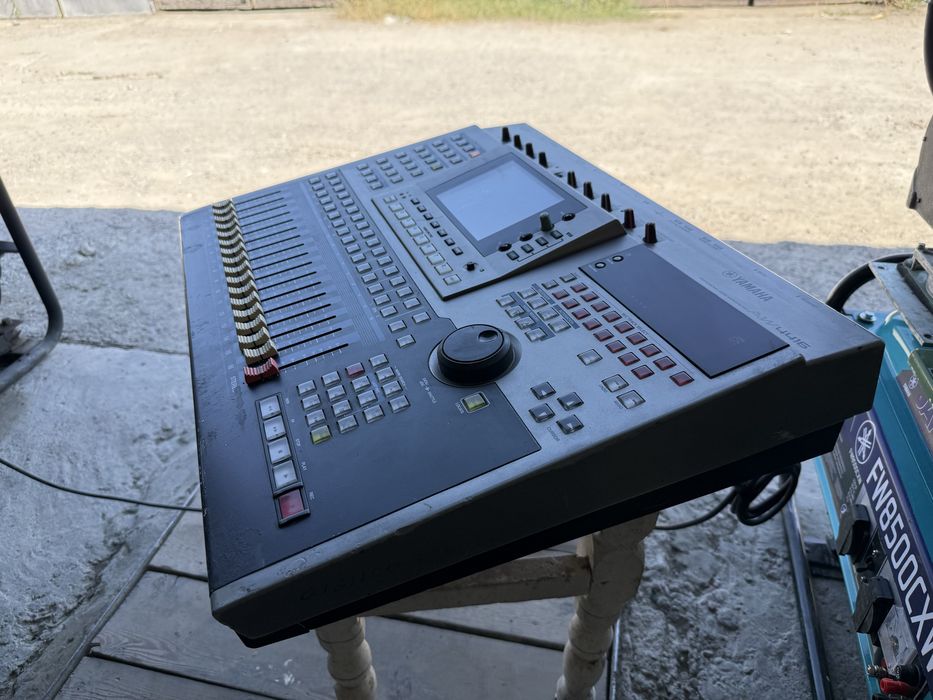 * YAMAHA AW4416 профессиональный микшер с HDD в хорошем состоянии
