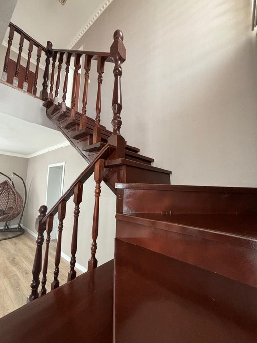 Продается двух этажный дом