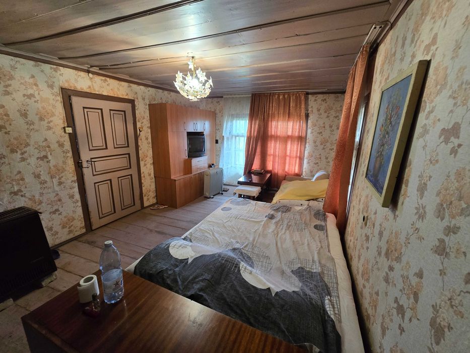 Къща в село Ресен