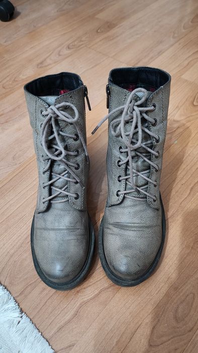 Продаётся  обувь весенняя