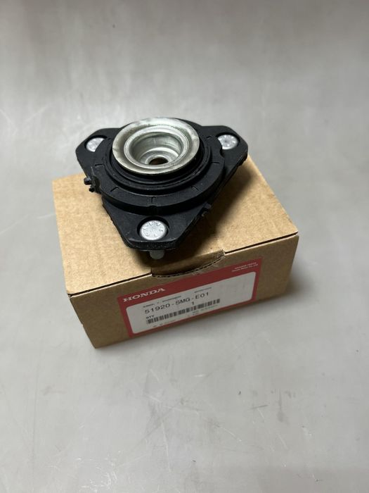 Тампони за макферсон на Хонда Civic 8-ма генерация - ОРИГИНАЛ