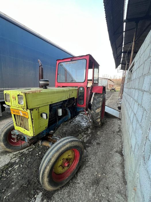 Tractor universal 650