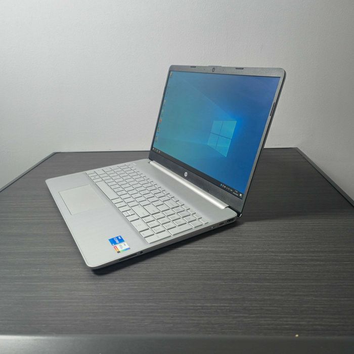 HP 15 (i5 12 avlod) SSD 256/8 GB