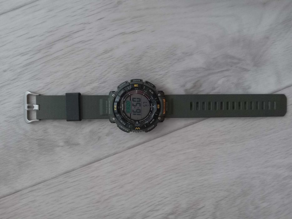Часы Casio Pro Trek