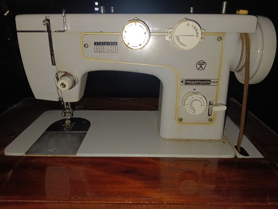 Продам Швейную машинку
