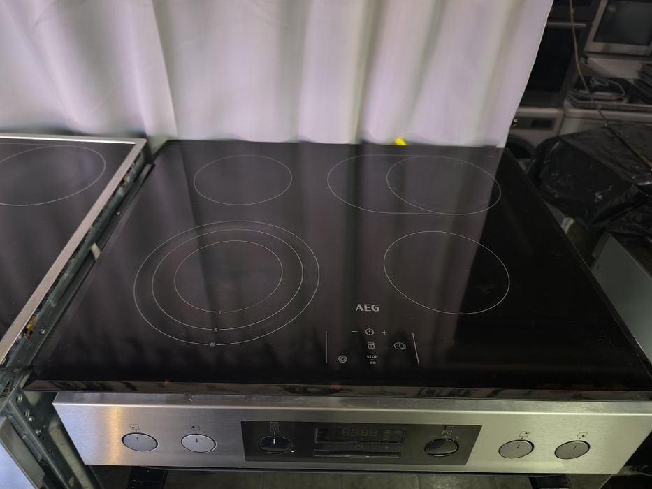 Фурна с котлони AEG EPB331020M - клас А+ пиролиза