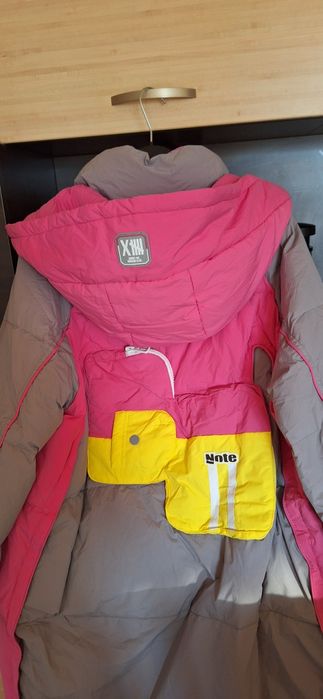 Дълга парка със силиконова вата с качулка с размер 40/42 , нова