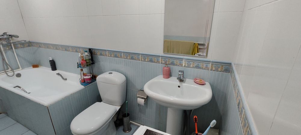 Продаётся дом, участок в Яккасарайском районе. Фасад 15м. Площадь 2,65